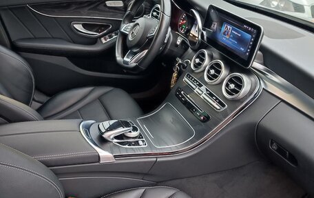 Mercedes-Benz C-Класс, 2017 год, 3 000 000 рублей, 4 фотография