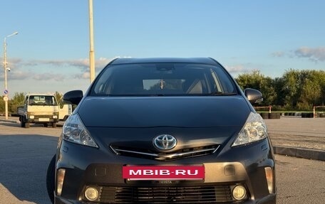 Toyota Prius Alpha I (ZVW40/41), 2011 год, 1 050 000 рублей, 2 фотография