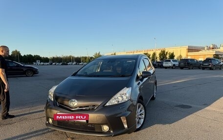 Toyota Prius Alpha I (ZVW40/41), 2011 год, 1 050 000 рублей, 3 фотография