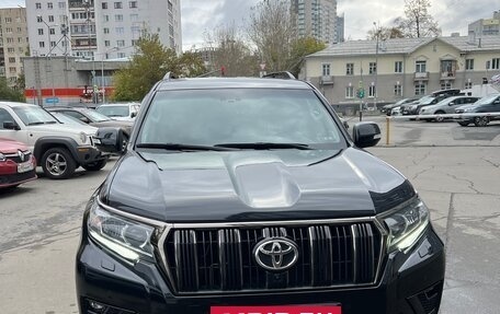 Toyota Land Cruiser Prado 150 рестайлинг 2, 2021 год, 7 500 000 рублей, 9 фотография