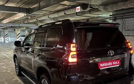 Toyota Land Cruiser Prado 150 рестайлинг 2, 2021 год, 7 500 000 рублей, 3 фотография
