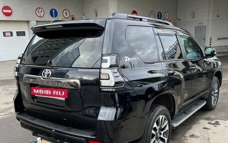 Toyota Land Cruiser Prado 150 рестайлинг 2, 2021 год, 7 500 000 рублей, 10 фотография