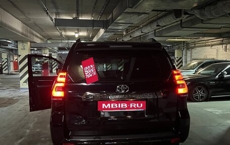 Toyota Land Cruiser Prado 150 рестайлинг 2, 2021 год, 7 500 000 рублей, 6 фотография