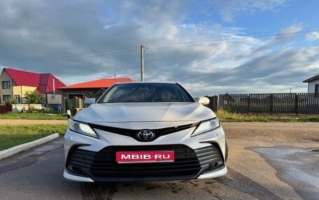 Toyota Camry, 2021 год, 2 699 000 рублей, 1 фотография