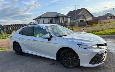 Toyota Camry, 2021 год, 2 699 000 рублей, 3 фотография