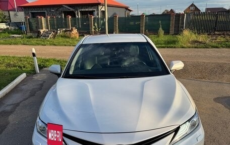 Toyota Camry, 2021 год, 2 699 000 рублей, 2 фотография