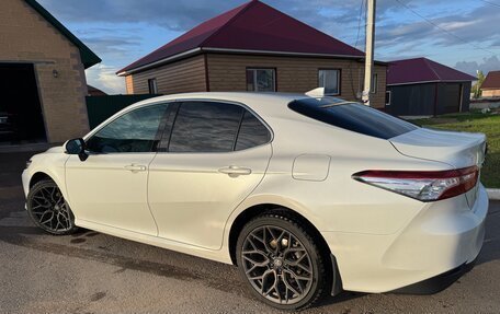 Toyota Camry, 2021 год, 2 699 000 рублей, 6 фотография