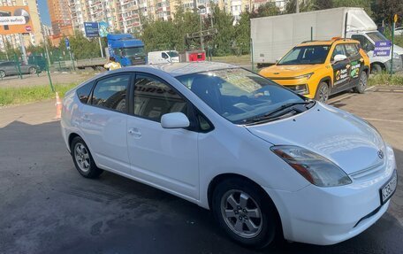 Toyota Prius, 2007 год, 550 000 рублей, 2 фотография