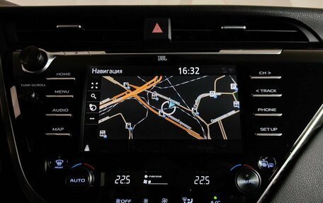 Toyota Camry, 2018 год, 2 059 000 рублей, 16 фотография