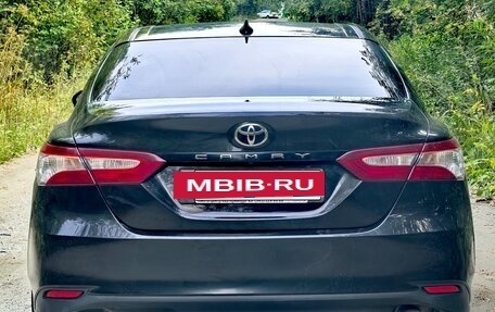 Toyota Camry, 2018 год, 2 185 000 рублей, 4 фотография