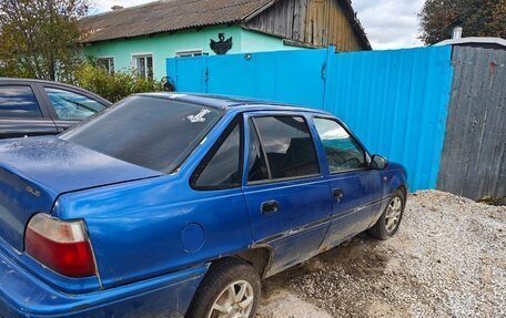 Daewoo Nexia I рестайлинг, 2000 год, 100 000 рублей, 2 фотография