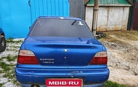 Daewoo Nexia I рестайлинг, 2000 год, 100 000 рублей, 3 фотография