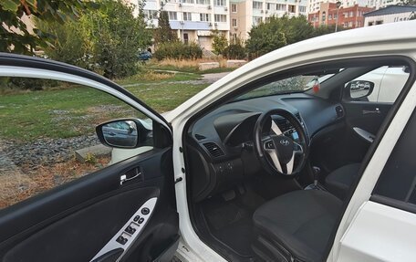 Hyundai Solaris II рестайлинг, 2013 год, 720 000 рублей, 6 фотография
