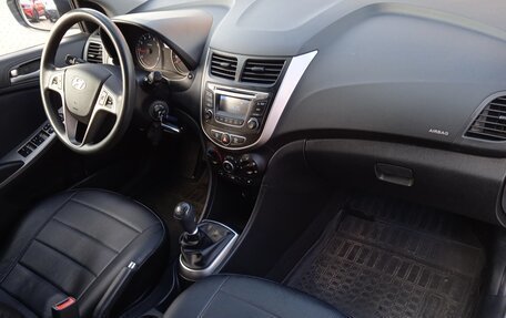 Hyundai Solaris II рестайлинг, 2015 год, 935 000 рублей, 9 фотография