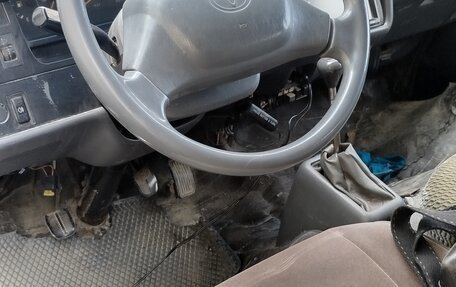 Toyota HiAce H100, 1999 год, 650 000 рублей, 1 фотография