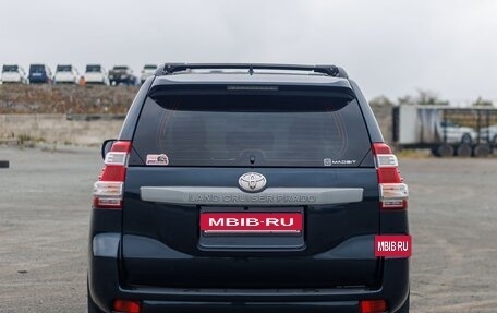 Toyota Land Cruiser Prado 150 рестайлинг 2, 2017 год, 3 300 000 рублей, 6 фотография