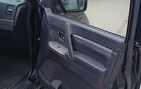 Mitsubishi Pajero IV, 2011 год, 2 000 000 рублей, 8 фотография