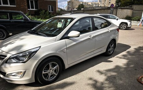 Hyundai Solaris II рестайлинг, 2015 год, 1 100 000 рублей, 3 фотография