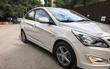 Hyundai Solaris II рестайлинг, 2015 год, 1 100 000 рублей, 5 фотография