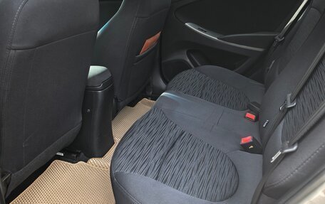 Hyundai Solaris II рестайлинг, 2015 год, 1 100 000 рублей, 10 фотография