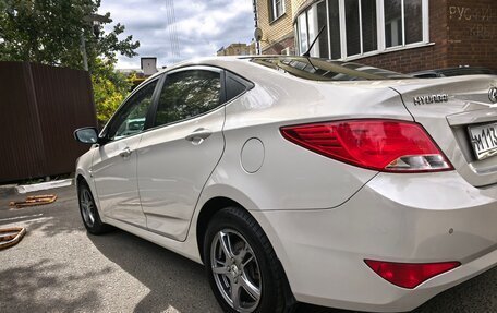 Hyundai Solaris II рестайлинг, 2015 год, 1 100 000 рублей, 9 фотография