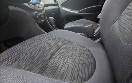 Hyundai Solaris II рестайлинг, 2015 год, 1 100 000 рублей, 18 фотография