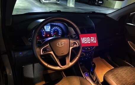 Hyundai Solaris II рестайлинг, 2015 год, 1 100 000 рублей, 24 фотография
