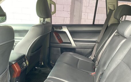Toyota Land Cruiser Prado 150 рестайлинг 2, 2017 год, 3 860 000 рублей, 5 фотография