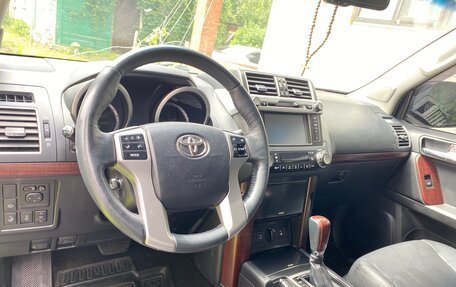 Toyota Land Cruiser Prado 150 рестайлинг 2, 2017 год, 3 860 000 рублей, 10 фотография
