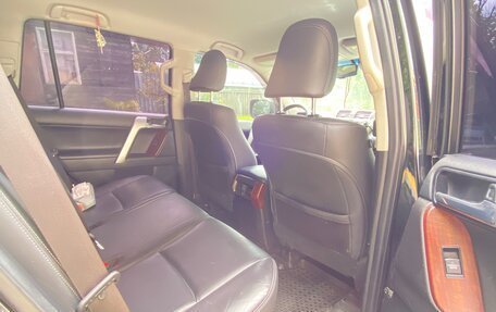 Toyota Land Cruiser Prado 150 рестайлинг 2, 2017 год, 3 860 000 рублей, 6 фотография
