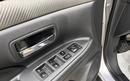 Mitsubishi Outlander III рестайлинг 3, 2018 год, 1 900 000 рублей, 8 фотография