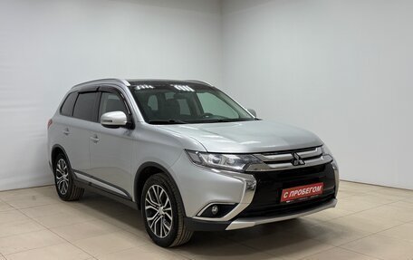 Mitsubishi Outlander III рестайлинг 3, 2018 год, 1 900 000 рублей, 3 фотография