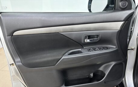 Mitsubishi Outlander III рестайлинг 3, 2018 год, 1 900 000 рублей, 7 фотография