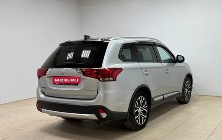 Mitsubishi Outlander III рестайлинг 3, 2018 год, 1 900 000 рублей, 4 фотография