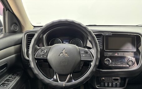 Mitsubishi Outlander III рестайлинг 3, 2018 год, 1 900 000 рублей, 11 фотография