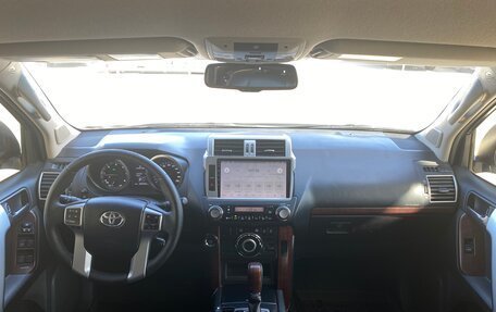 Toyota Land Cruiser Prado 150 рестайлинг 2, 2017 год, 3 297 000 рублей, 14 фотография