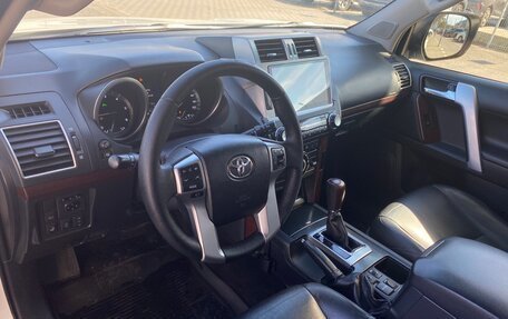 Toyota Land Cruiser Prado 150 рестайлинг 2, 2017 год, 3 297 000 рублей, 15 фотография