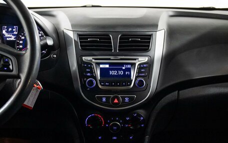 Hyundai Solaris II рестайлинг, 2015 год, 950 000 рублей, 11 фотография
