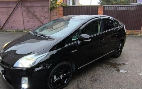 Toyota Prius, 2010 год, 1 245 000 рублей, 2 фотография