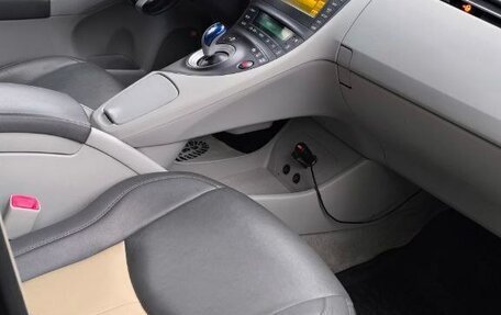 Toyota Prius, 2010 год, 1 245 000 рублей, 18 фотография