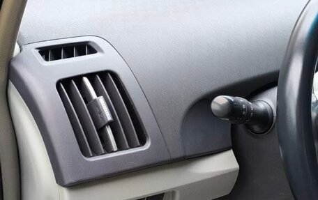 Toyota Prius, 2010 год, 1 245 000 рублей, 19 фотография