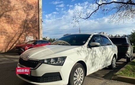 Skoda Rapid II, 2021 год, 900 000 рублей, 2 фотография