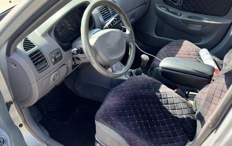 Hyundai Accent II, 2009 год, 8 фотография