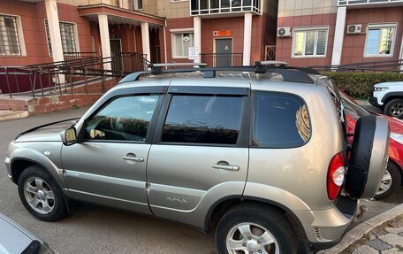 Chevrolet Niva I рестайлинг, 2012 год, 550 000 рублей, 3 фотография