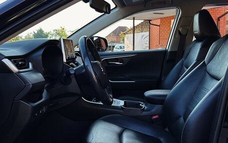 Toyota RAV4, 2020 год, 2 890 000 рублей, 10 фотография