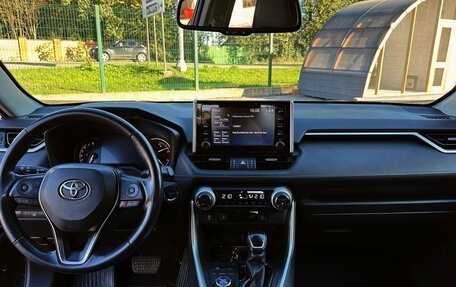 Toyota RAV4, 2020 год, 2 890 000 рублей, 11 фотография