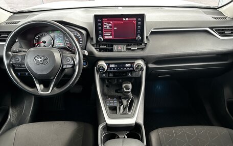 Toyota RAV4, 2020 год, 3 350 000 рублей, 7 фотография