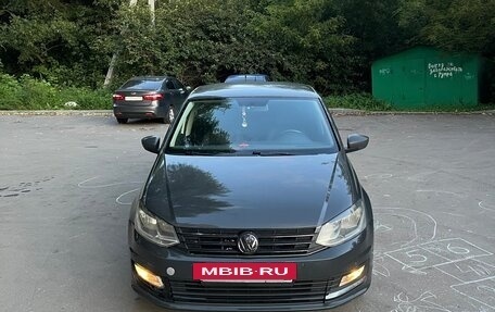 Volkswagen Polo VI (EU Market), 2018 год, 735 000 рублей, 2 фотография