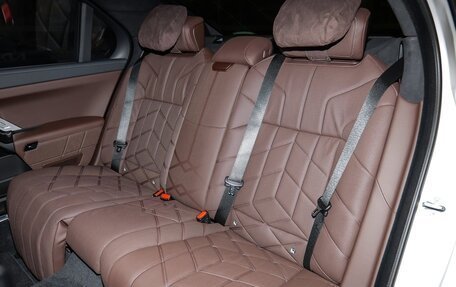 BMW 7 серия, 2024 год, 23 190 000 рублей, 17 фотография
