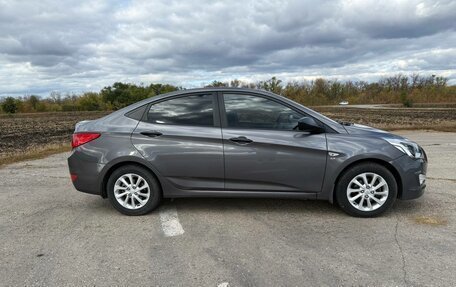 Hyundai Solaris II рестайлинг, 2015 год, 1 300 000 рублей, 3 фотография
